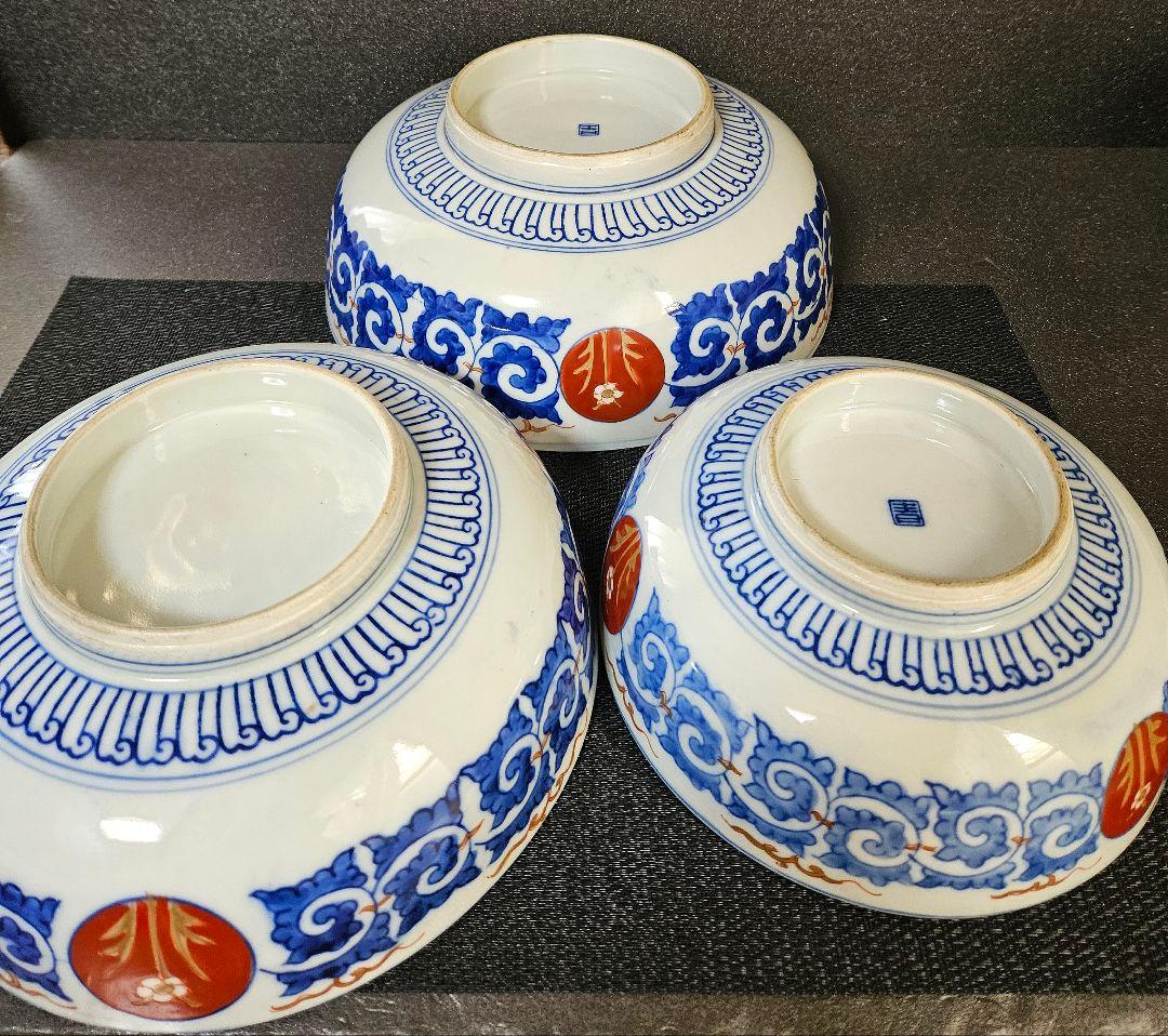 明治時代初期　古伊万里　錦手　見込みに花図　花に水鳥　鶴丸文様　3組　大中小鉢
