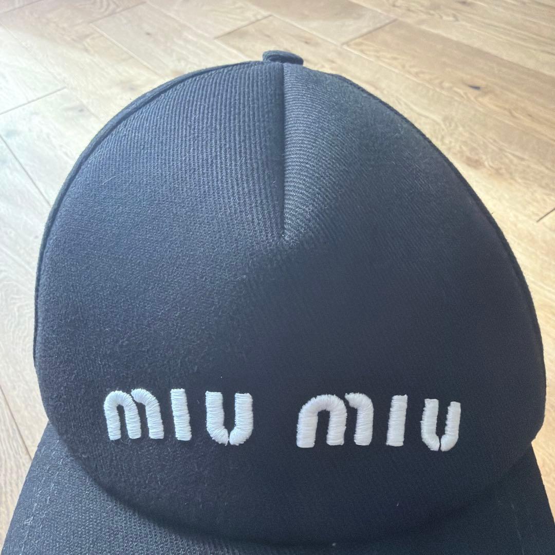 miumiu ミュウミュウ　ベースボールキャップ　ブラック