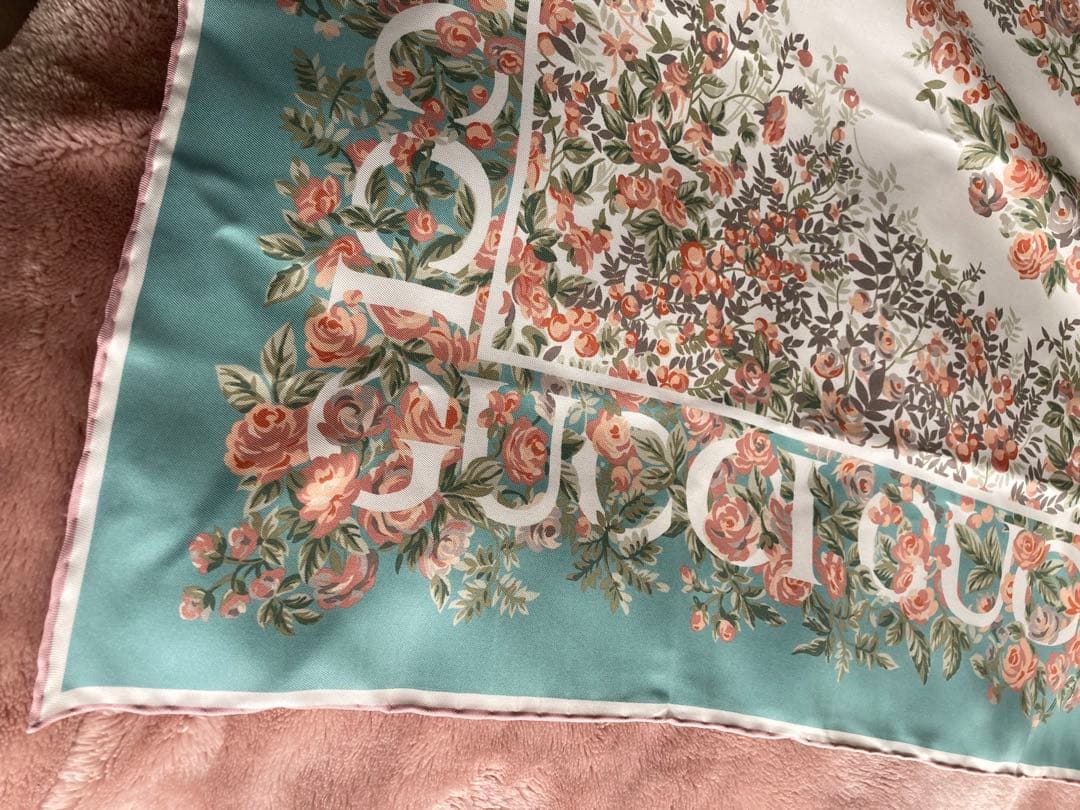 GUCCI シルクツイル　スカーフ