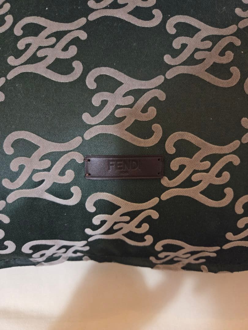 FENDI　フェンディ　カリグラフィ　クッション　カバー　雑貨