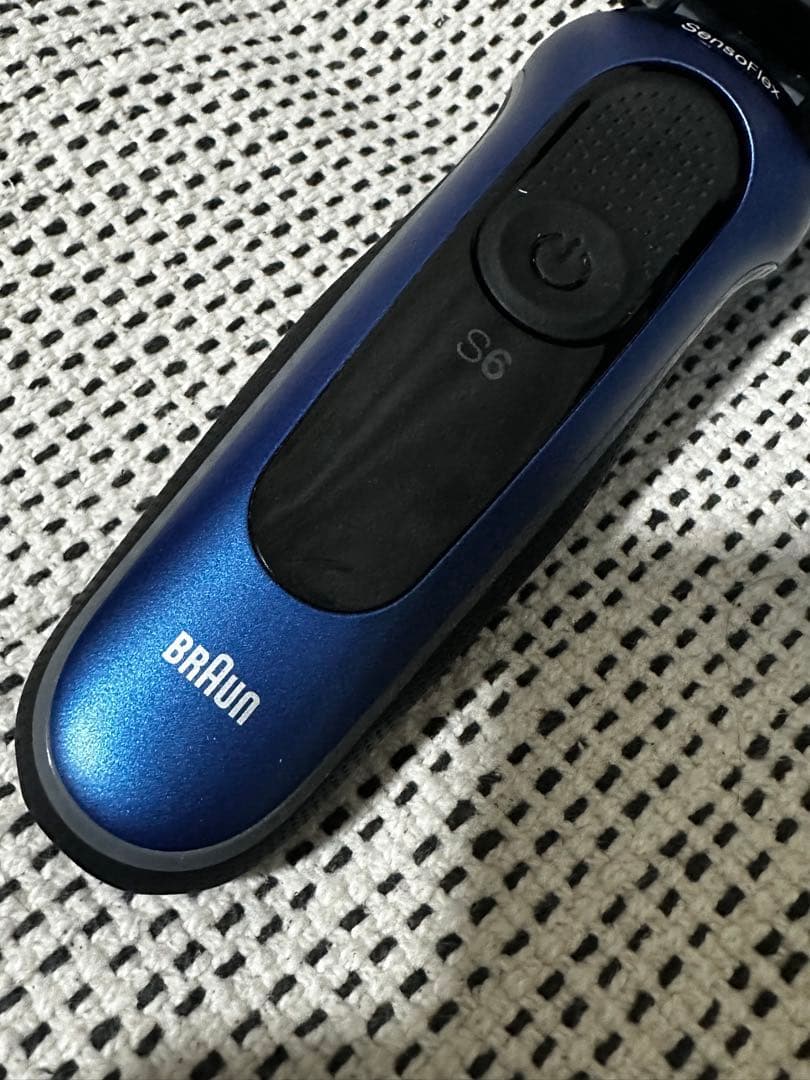 【未使用品】　BRAUN ブラウン　シリーズ6 61-B7200cc