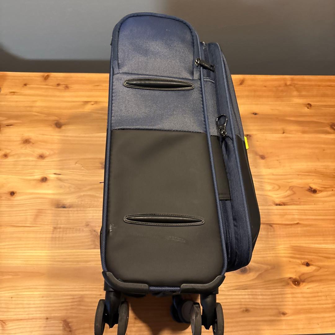 Samsonite サムソナイト　STRARIUM 機内持ち込み可