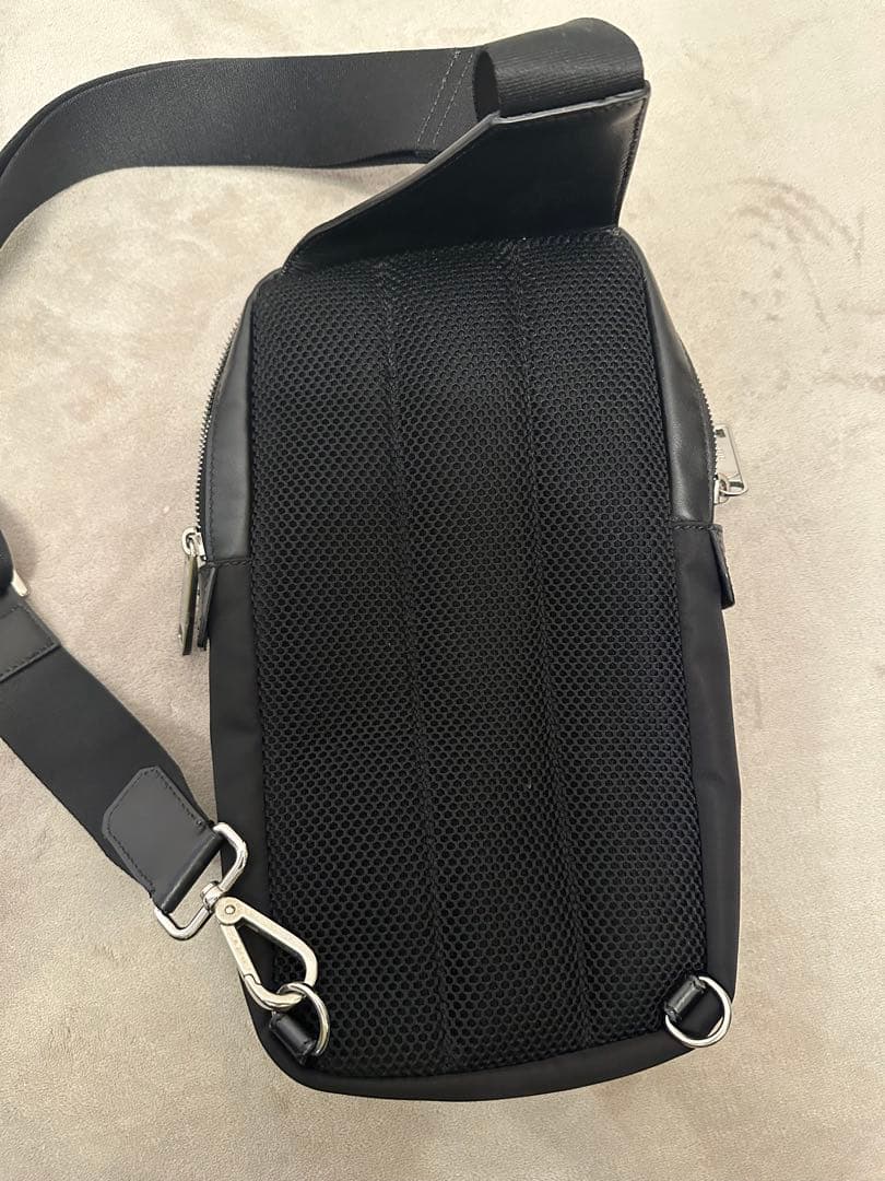 【新年限定価格】FENDI スリングバッグ モンスター ショルダーバッグ