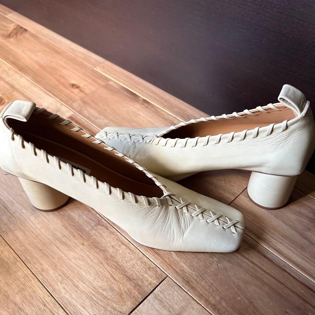 Jil Sander アイボリー リングディテール　パンプス
