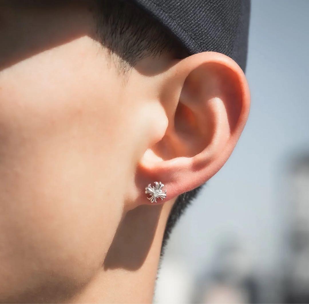 シルバー クロス　ダイヤモンド　ホワイトゴールド　ピアス　スタッドピアス