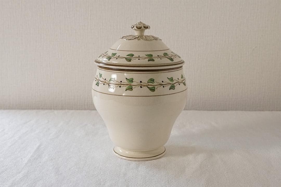 イギリスアンティーク　ウェッジウッド　英国陶器　クリームウェア　蓋付き　ポット