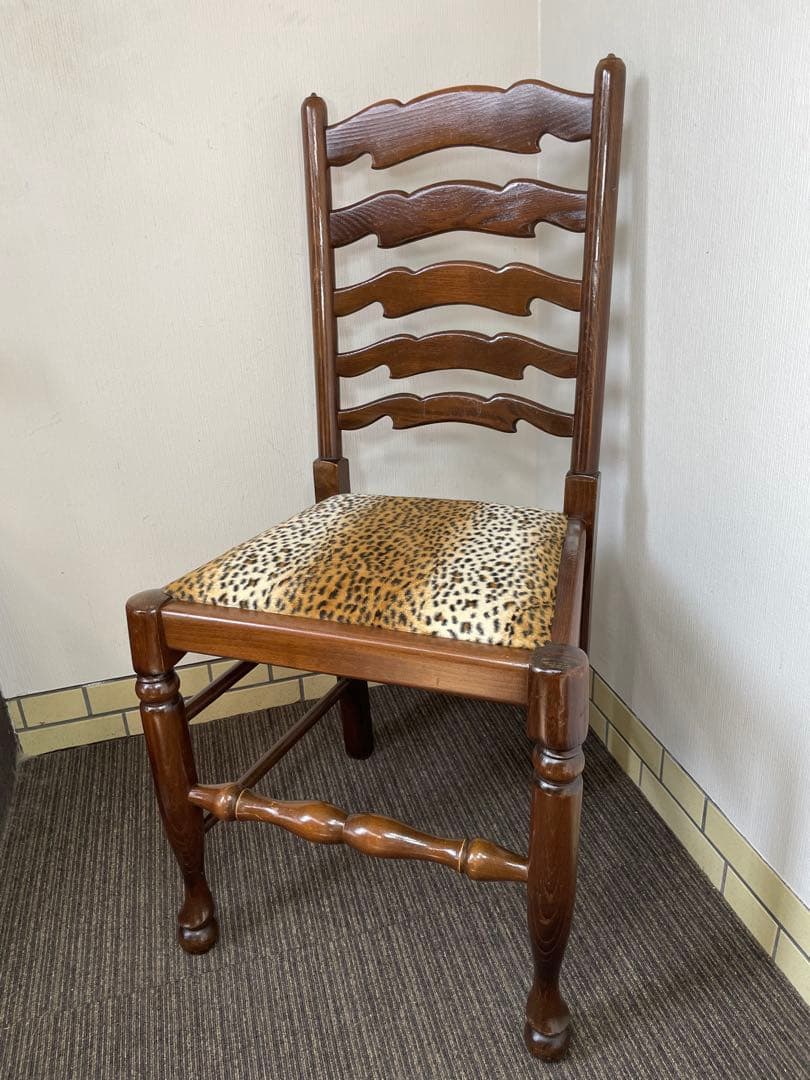 アンティークチェア　ハイバック　ダイニングチェア　ボールアンドクロウ脚　豹柄