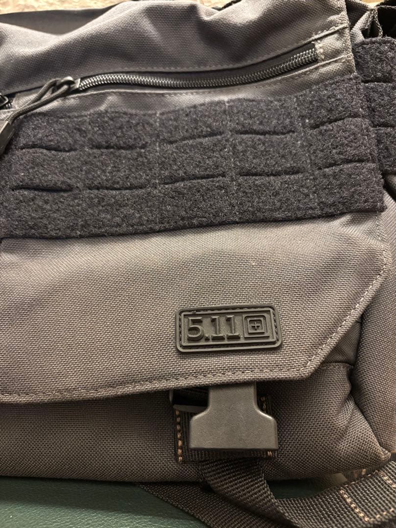激レア！完売品　5.11 Tactical メッセンジャーバッグ グレー