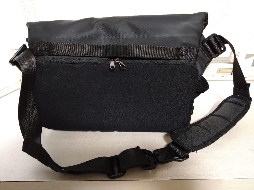 SEKKEI MX-sling　拡張するスリングバッグ