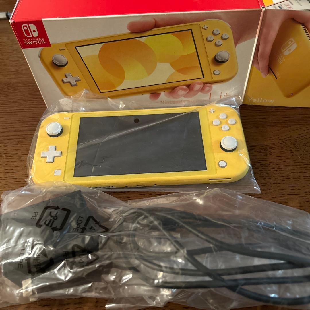 な*ん様 Nintendo Switch Lite イエロー 本体