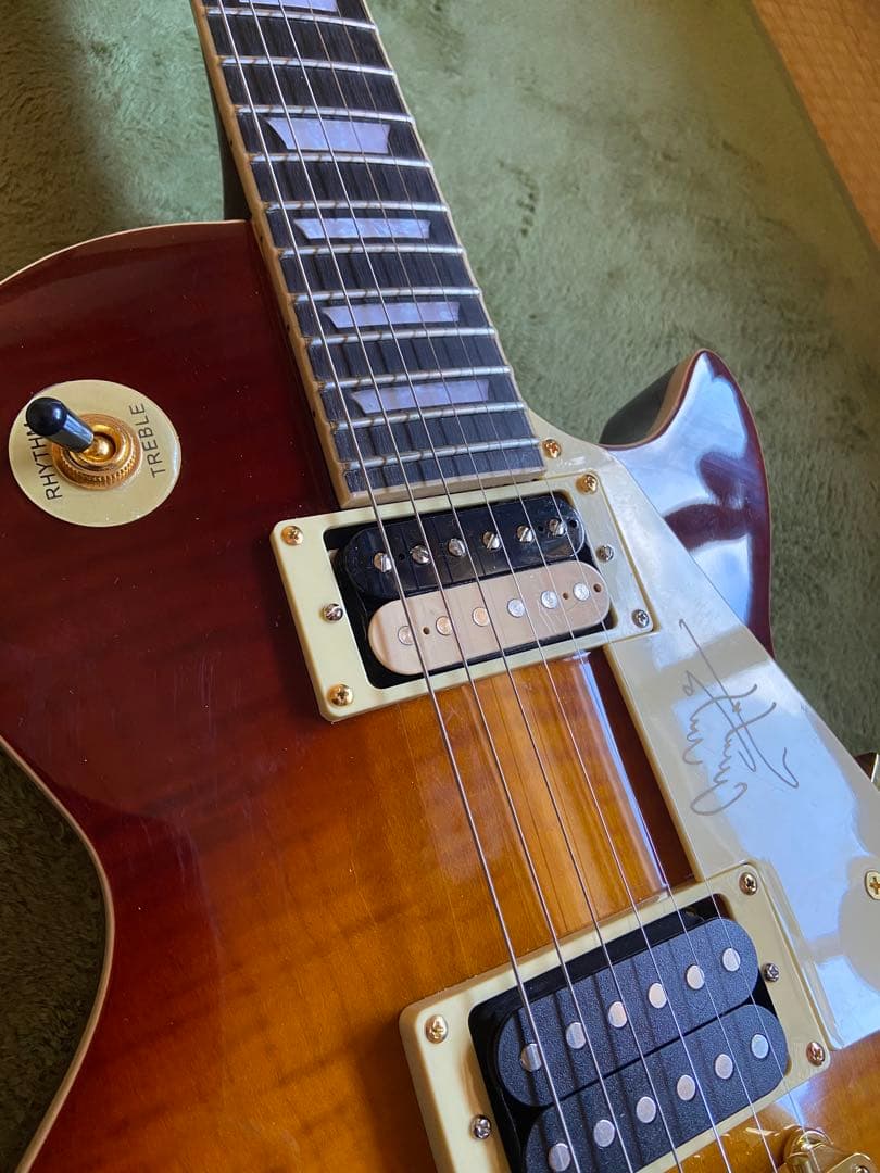 ル*ン様 PUフロントはギブソン製！チブソンLesPaul Standardペグ