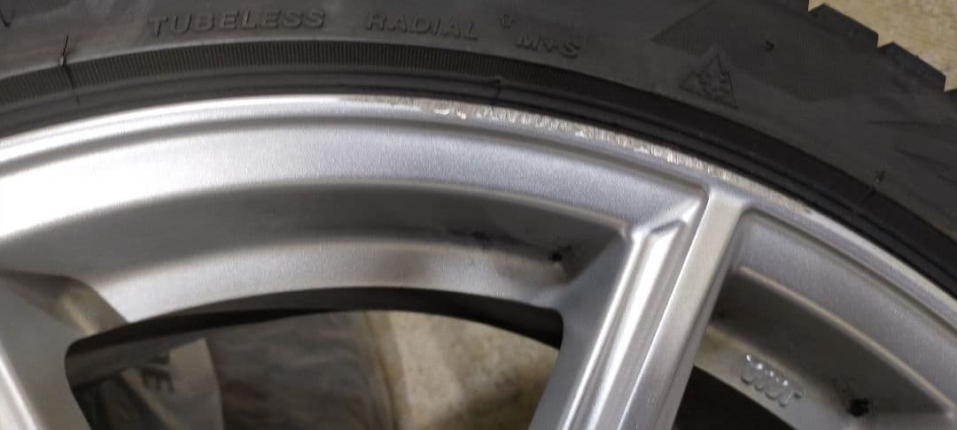 2021年 18インチ スタッドレス VRX3　225/45R18