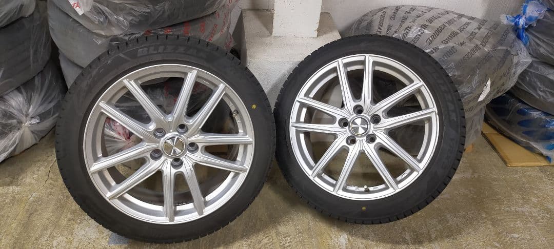 2021年 18インチ スタッドレス VRX3　225/45R18