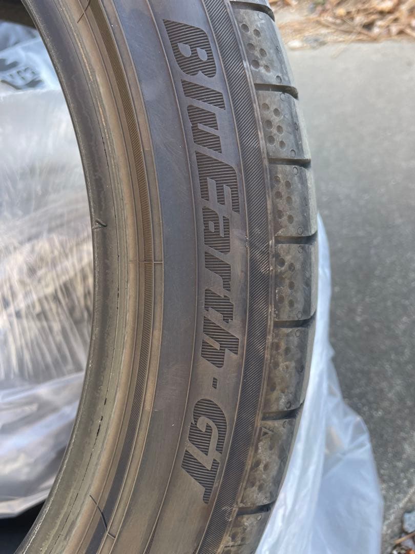 【バリ山】2023年製❣️ノーマルタイヤ 4本YOKOHAMA 215/45R17