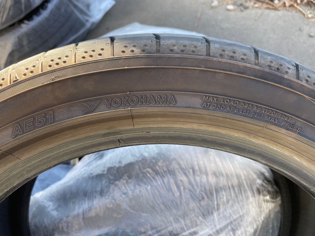 【バリ山】2023年製❣️ノーマルタイヤ 4本YOKOHAMA 215/45R17