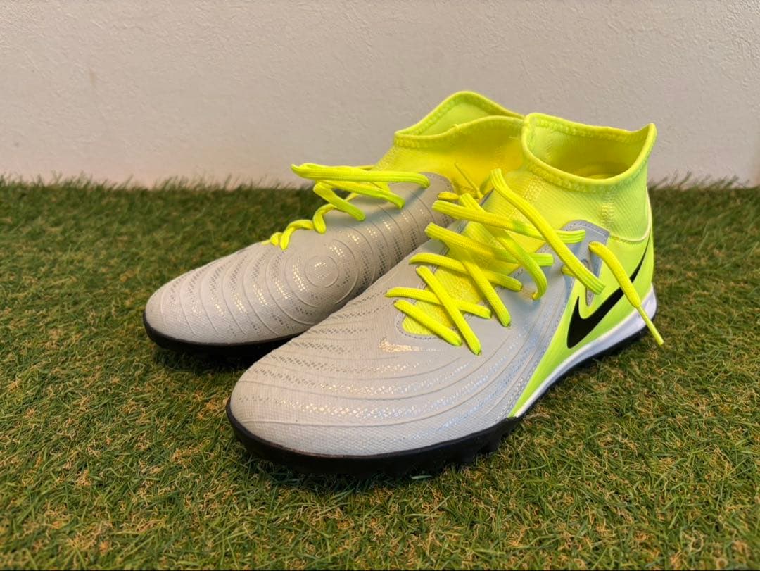 Nike Phantom Luna サッカーシューズ