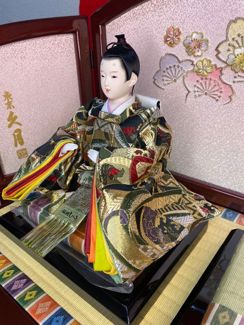 東京久月　雛人形　親王平飾り・間口約６０×奥行約３６×高さ約３０㎝