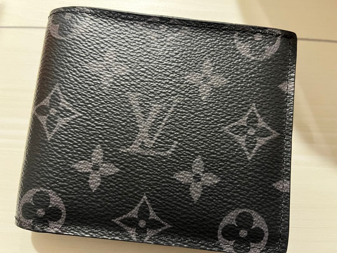 ヴィトンモノグラム2つ折り財布