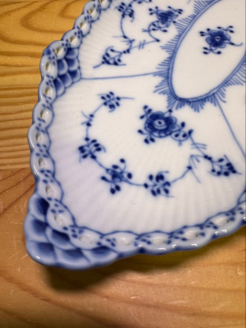 s2529 ロイヤルコペンハーゲン　ブルーフルーテッド　フルレース