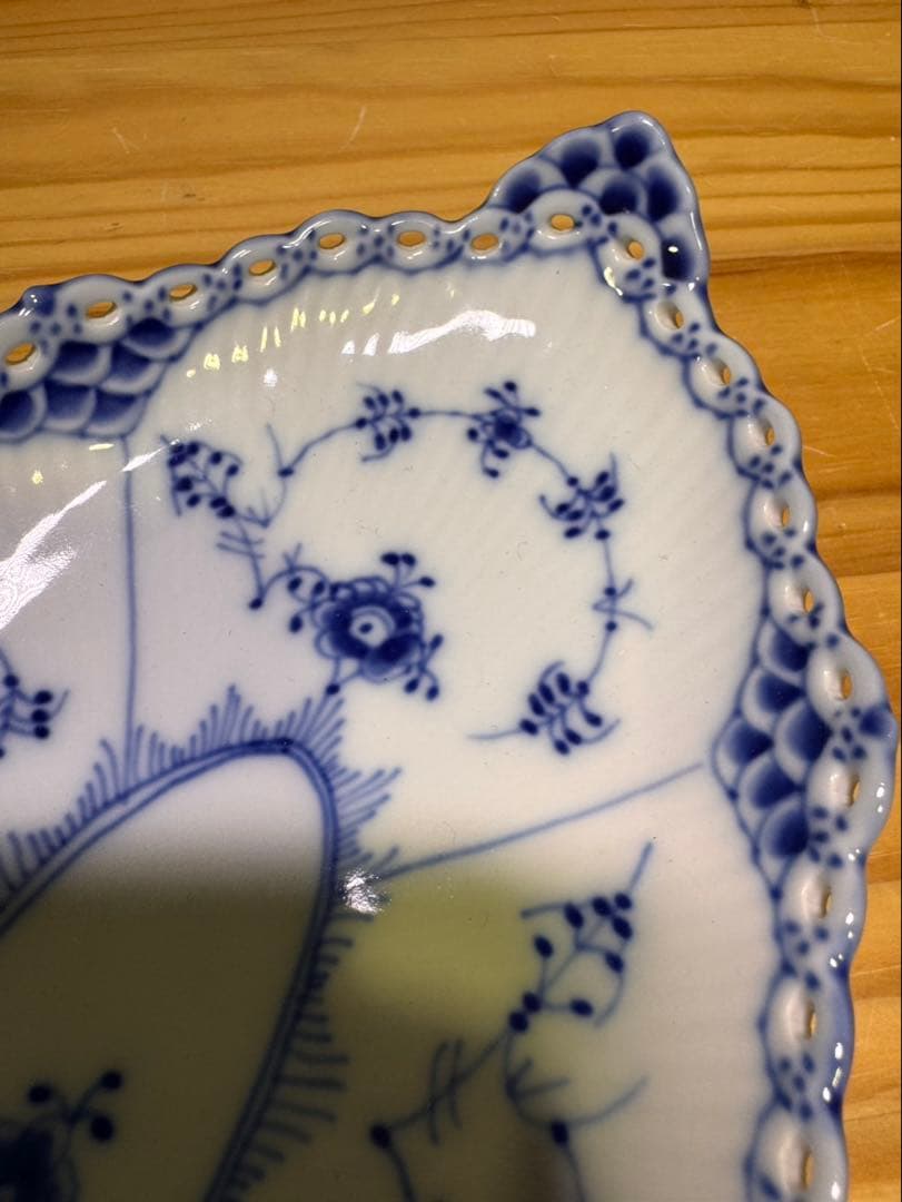 s2529 ロイヤルコペンハーゲン　ブルーフルーテッド　フルレース