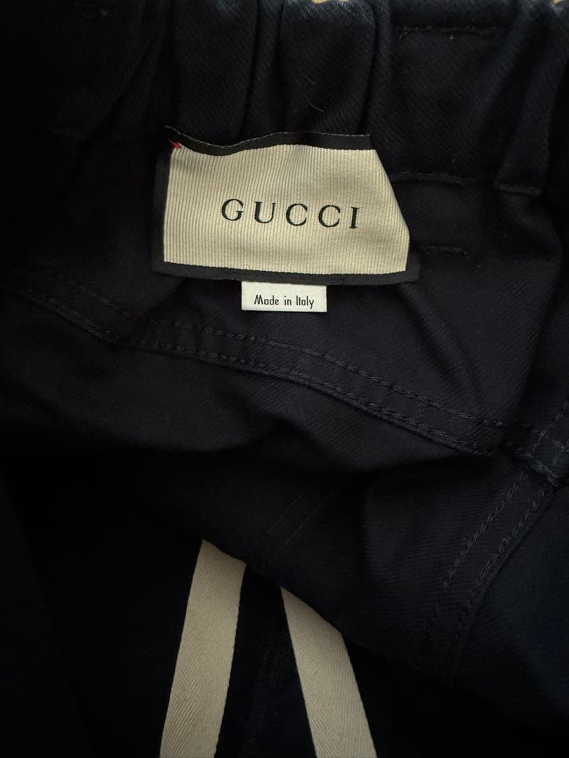 カプリコ垢【美品】GUCCI LOGO PATCH LOOSE PANT
