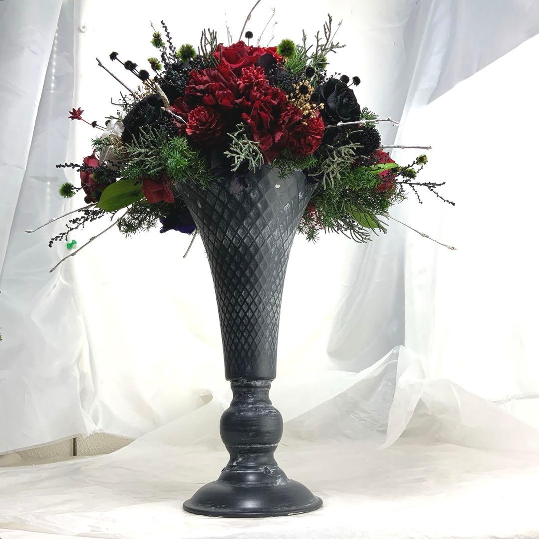 プリザーブトフラワーアレンジメント　ワインレッドの薔薇花と黒い薔薇花の出逢いの時