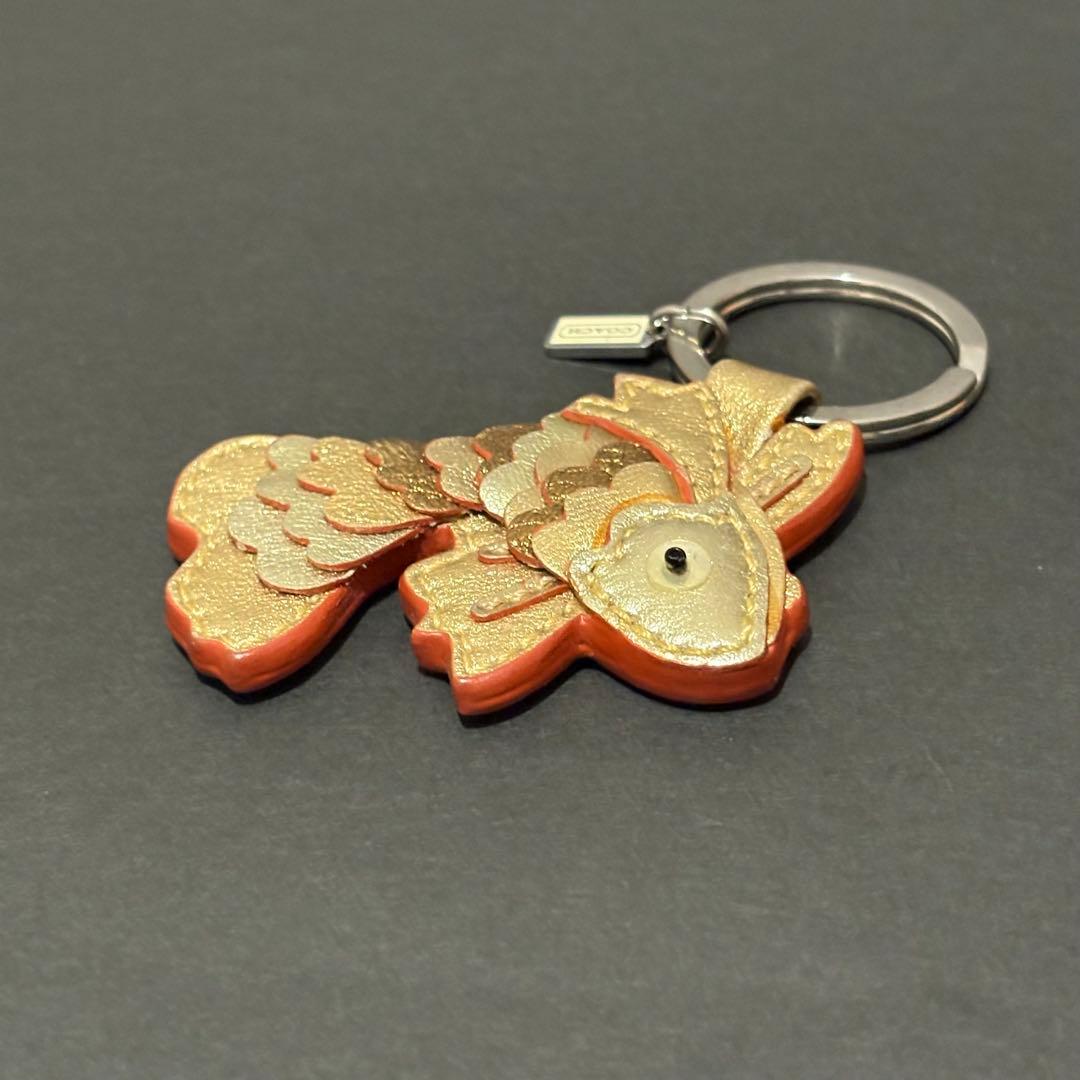 希少✨️COACH Gold Fish Bag Charm Key Ring