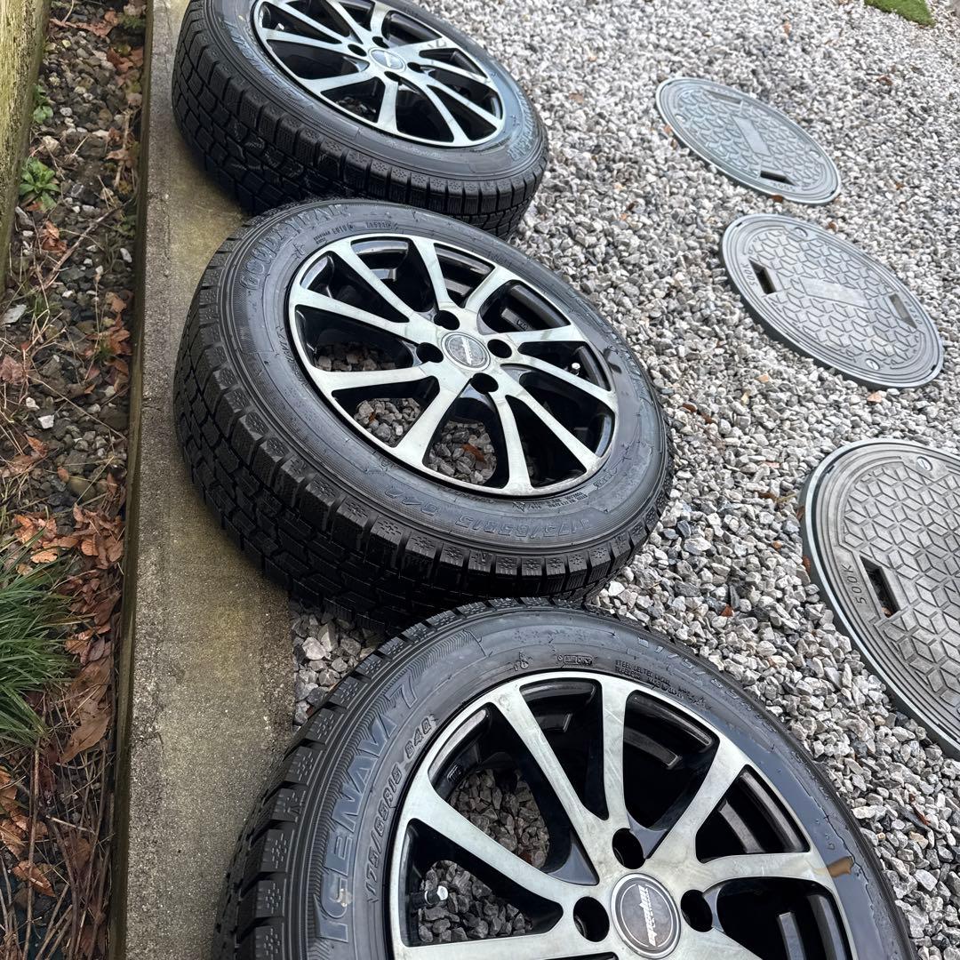 GOODYEAR スタッドレスタイヤ 15インチ ホイール付き　4本アクアノート