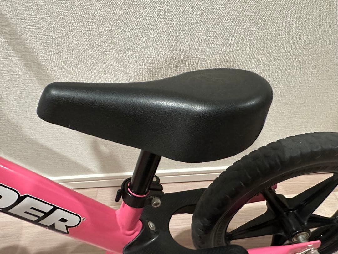 ストライダー　スポーツモデル　12インチ　ピンク