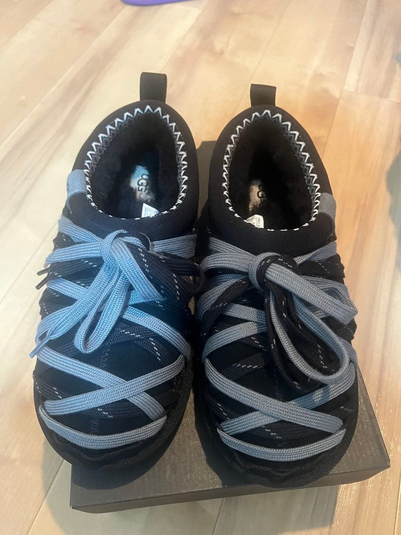 UGG tasman lace ブラック