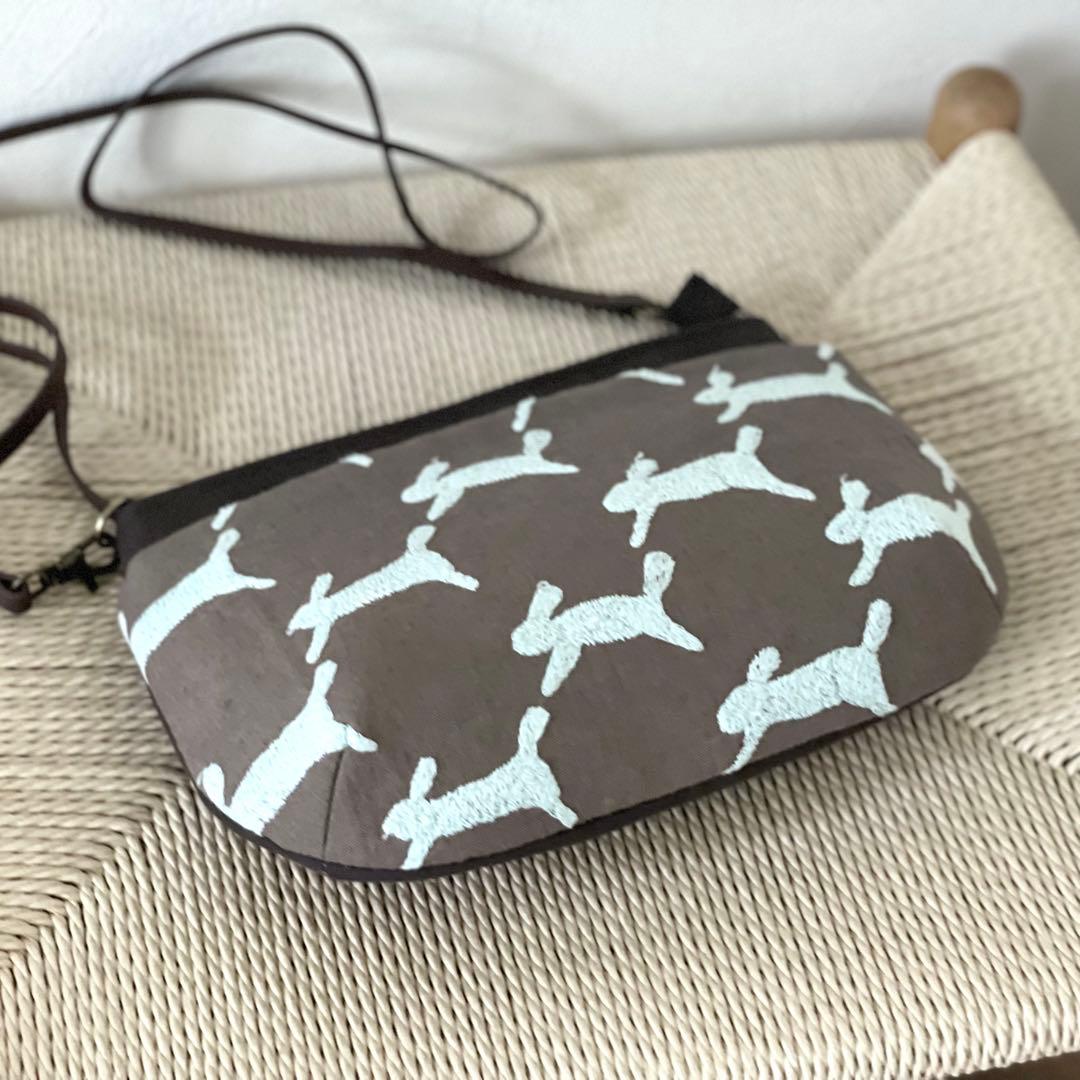 ⚮̈ミナペルホネン　runrunrun brown ドラポケショルダー