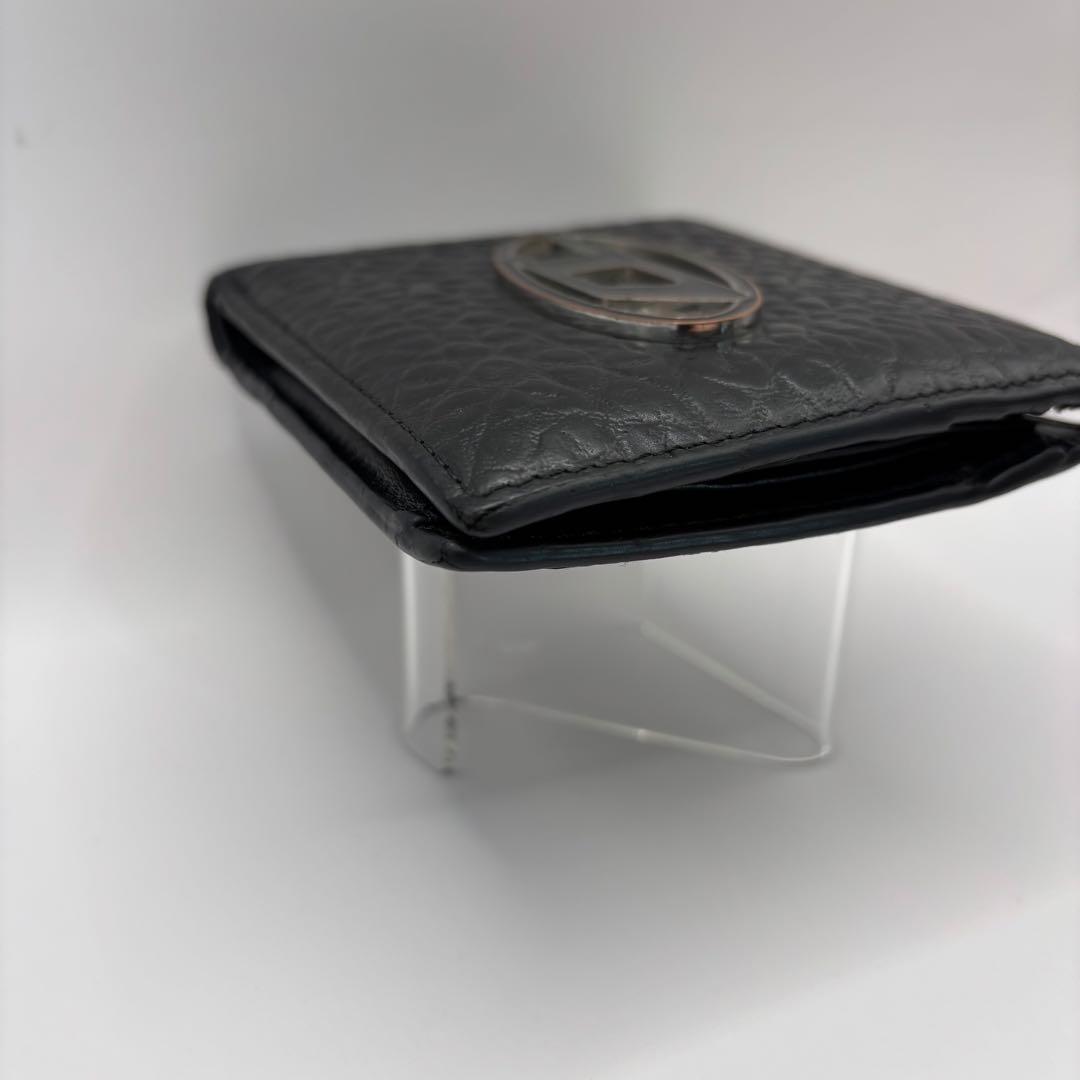 DIESEL 二つ折り財布　ブラック　型押し　D ロゴ　エンボス　シルバー