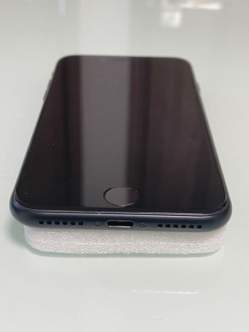 iPhone SE 第3世代 64gb ミッドナイト バッテリー100%