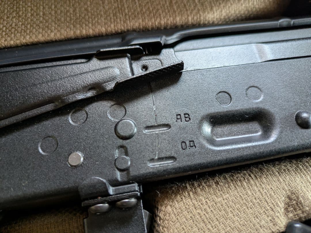 東京マルイ ガスブローバックマシンガンAKM