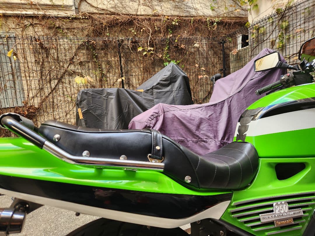 Kawasaki　バリオス1型　タックロールシート