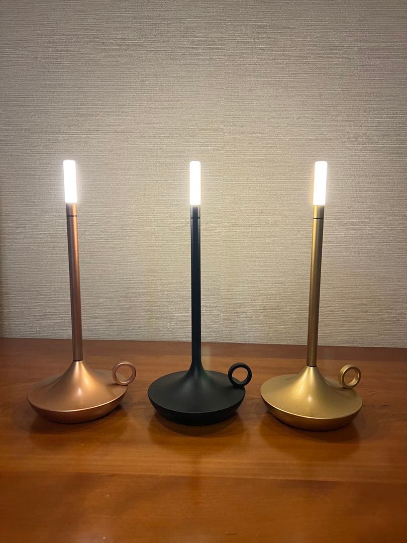 ロウソクスタイルのタッチセンサー式LED充電コードレスライト。クリスマスにも