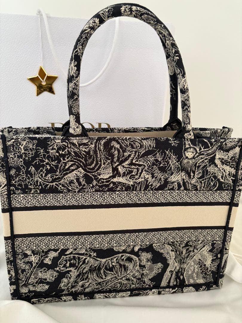 【新品未使用】Dior Book Tote バッグ ミディアム