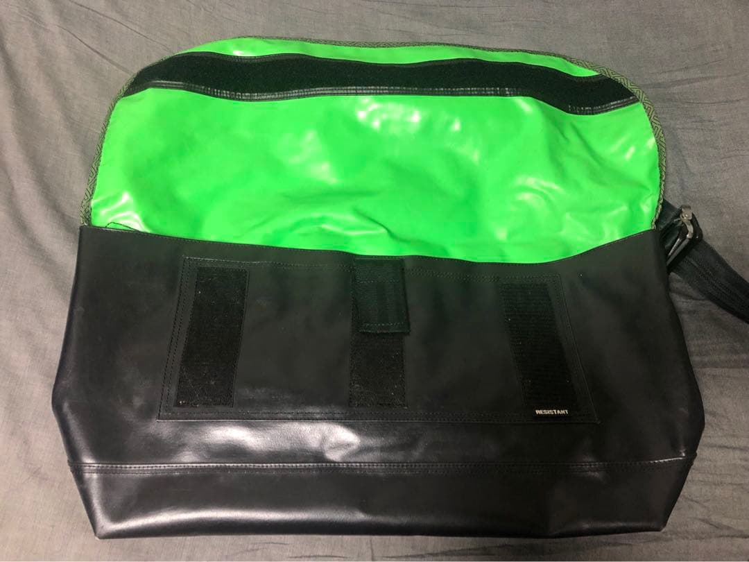 バッグ resistant messenger bag