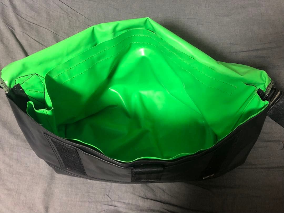 バッグ resistant messenger bag