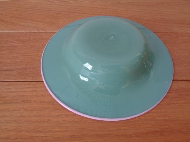 黒川登紀子さん　イザールブルーのグラスとプレートセット