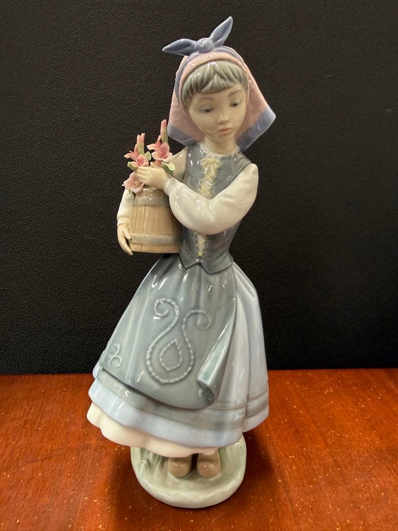 リヤドロ フィギュリン 大事な花かご 展示保管品