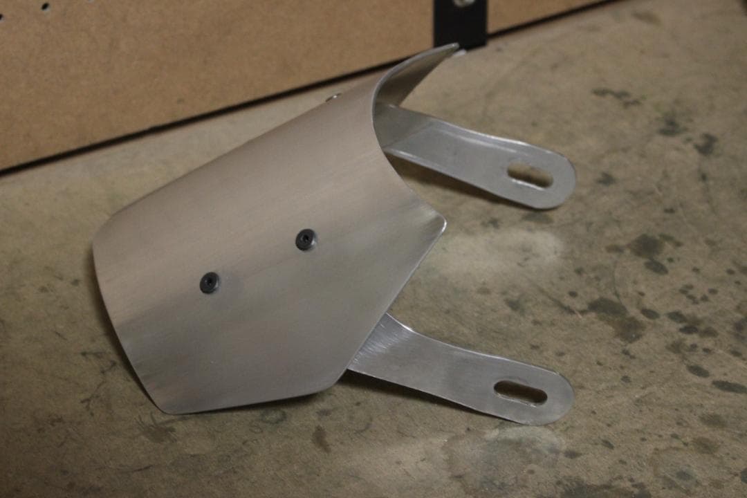 アルミ メーターバイザー ストレート　7インチ SR400