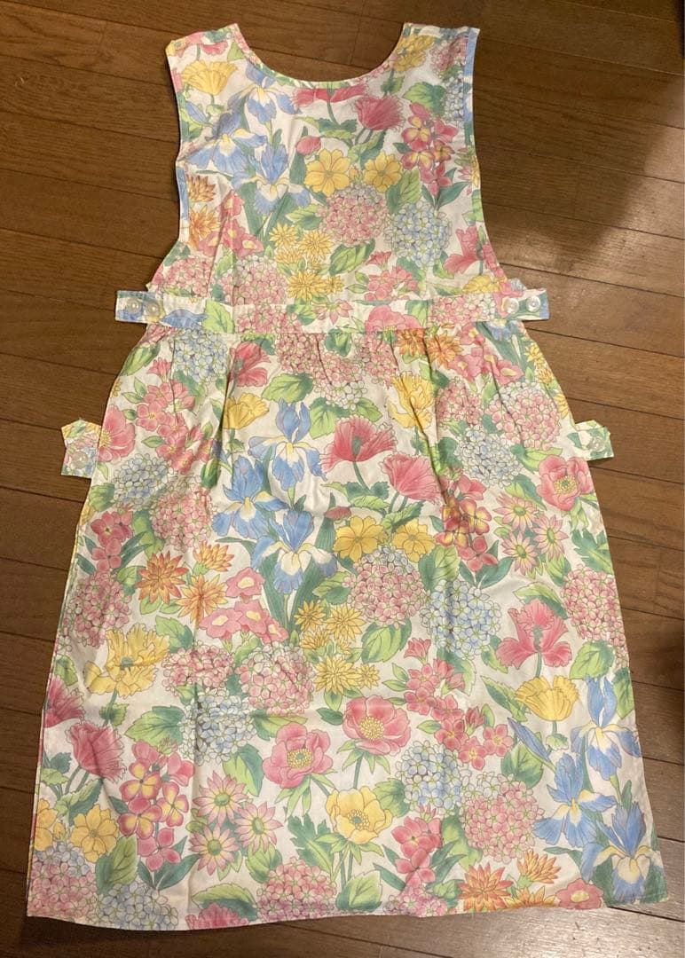 販売終了品❤︎新品❤︎マリクレール❤︎花柄❤︎ワンピース風エプロン