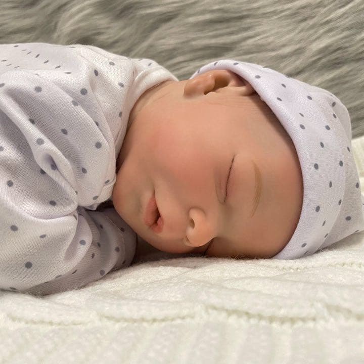 リボーンドール かわいいベビー人形 幸せそうな寝顔
