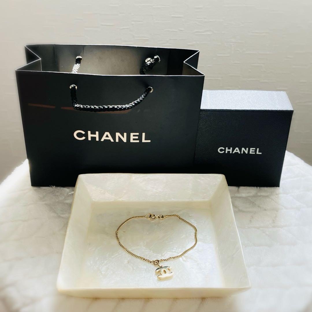 CHANEL ロゴチャーム ブレスレット