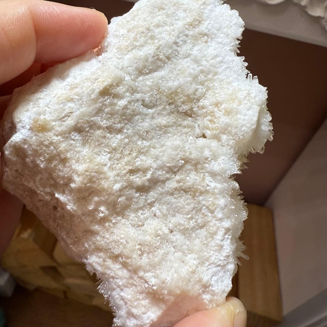 ホワイトアラゴナイト　209g 霰石 　あられいし　水晶　自然石　鉱物標本②