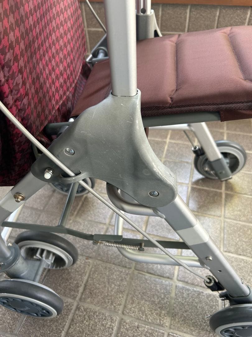 【美品】歩行車テイコブリトルスリムWAW04介護用品押して高さ調整可シルバーカー