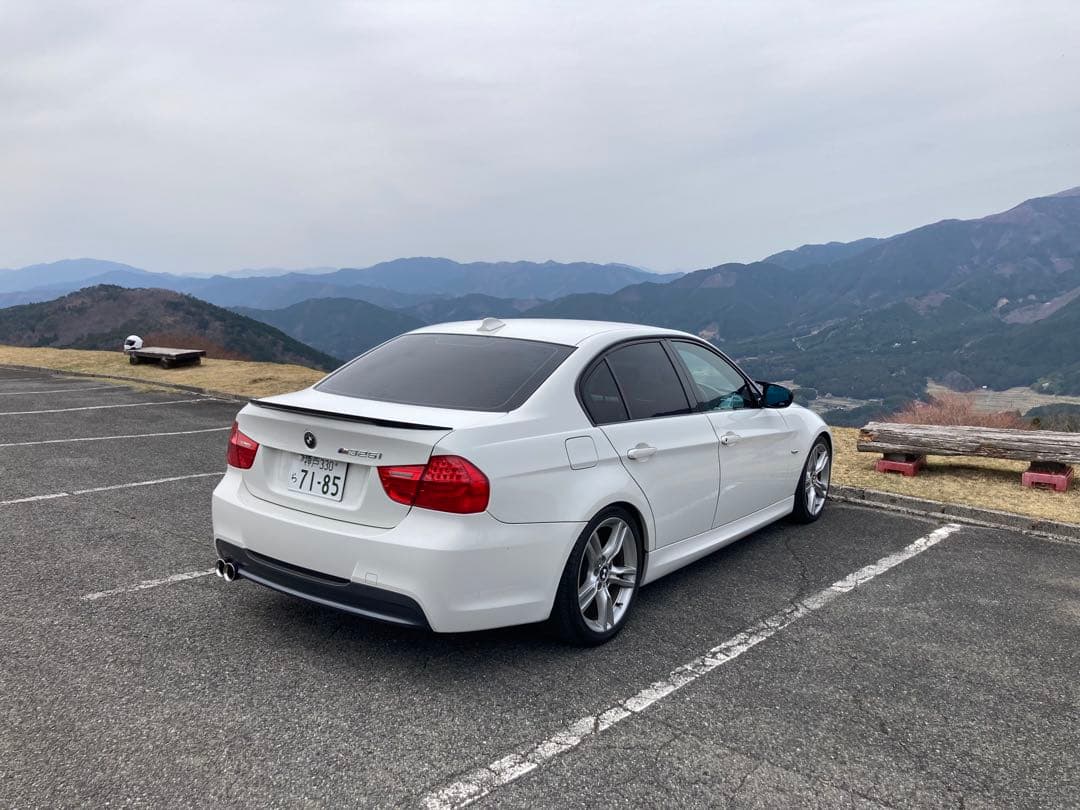 希少！後期型　自然吸気6気筒2500cc E90  325i Mスポーツ白
