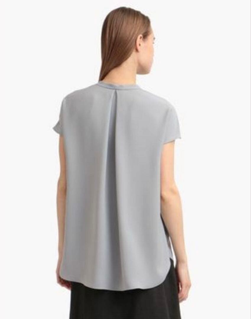 theory luxe 22SS 完売 ウォッシャブル キーネック ブラウス