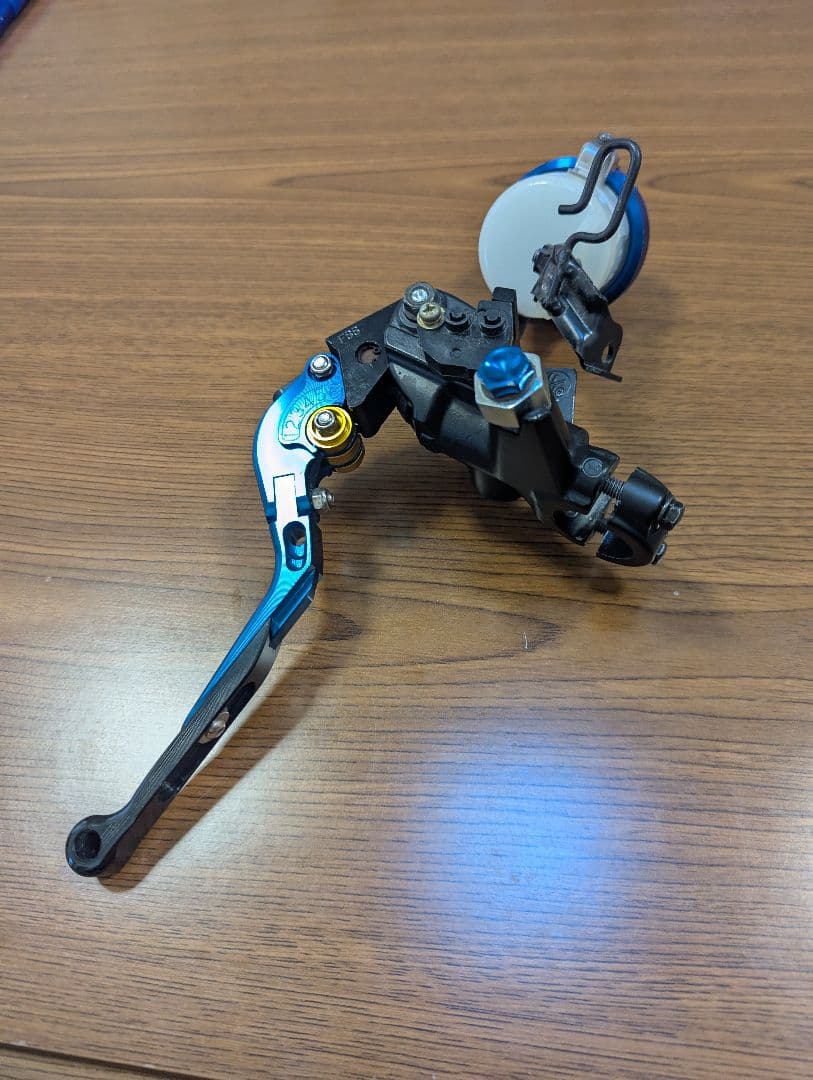 NISINラジアルマウント フロントブレーキマスターシリンダー社外レバー付き美品